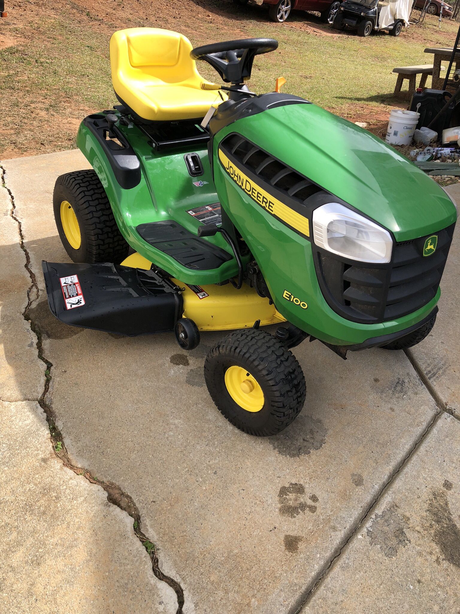 John Deere E100