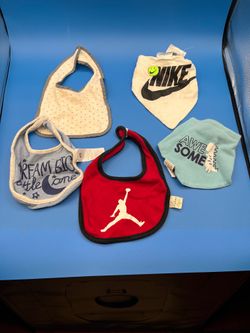 Nike multicolor baby bib lot of 5