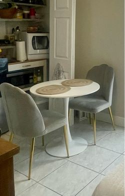White Dinette Table with 2 Chairs