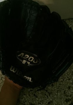 Wilson a200 base ball glove size 10 1/2 Inch