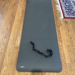 Amazon basics 1/2 “ Yoga mat- New