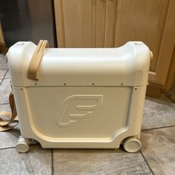 Jet Kids Bed Box By Stokke  (ride-on Rolling Luggage/bed)