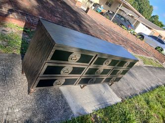 9 drawers dresser