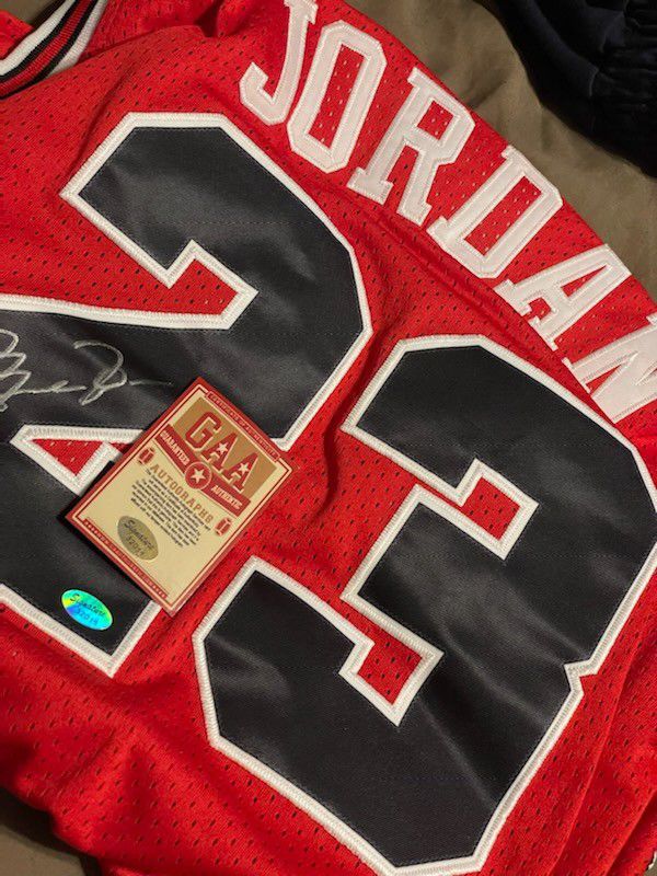 Michael Jordan Signed Jersey 