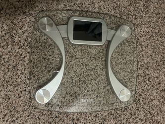 Glass digital scale