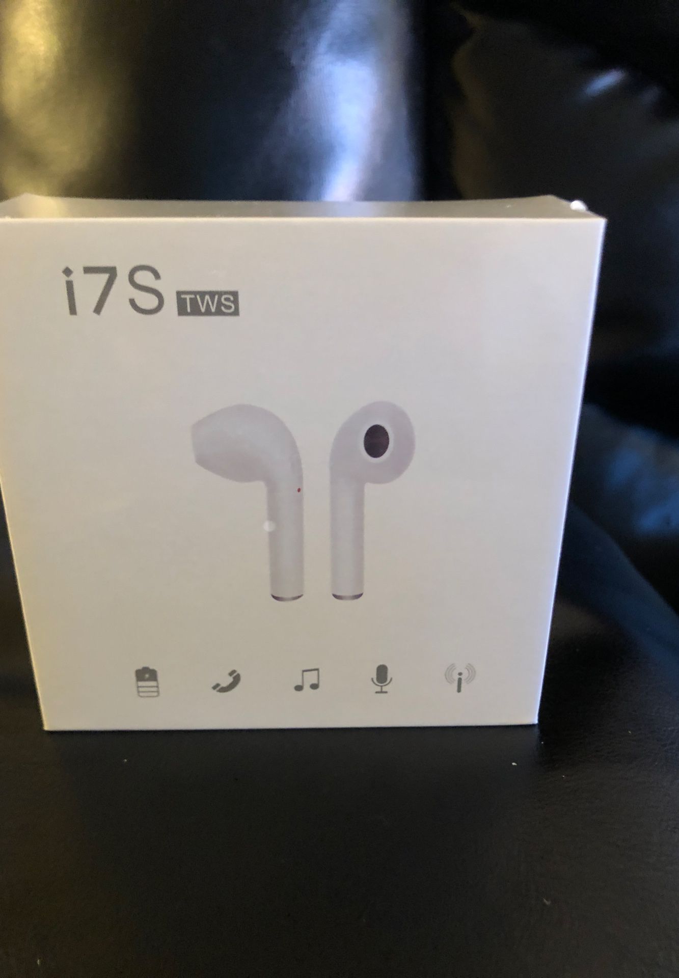 Wireless earbuds similar to Apple EarPods