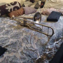 Valve Trombone B Usa With Mouthpiece And Case Key Of Bb