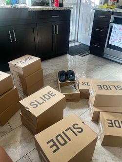 Onyx yeezy slides