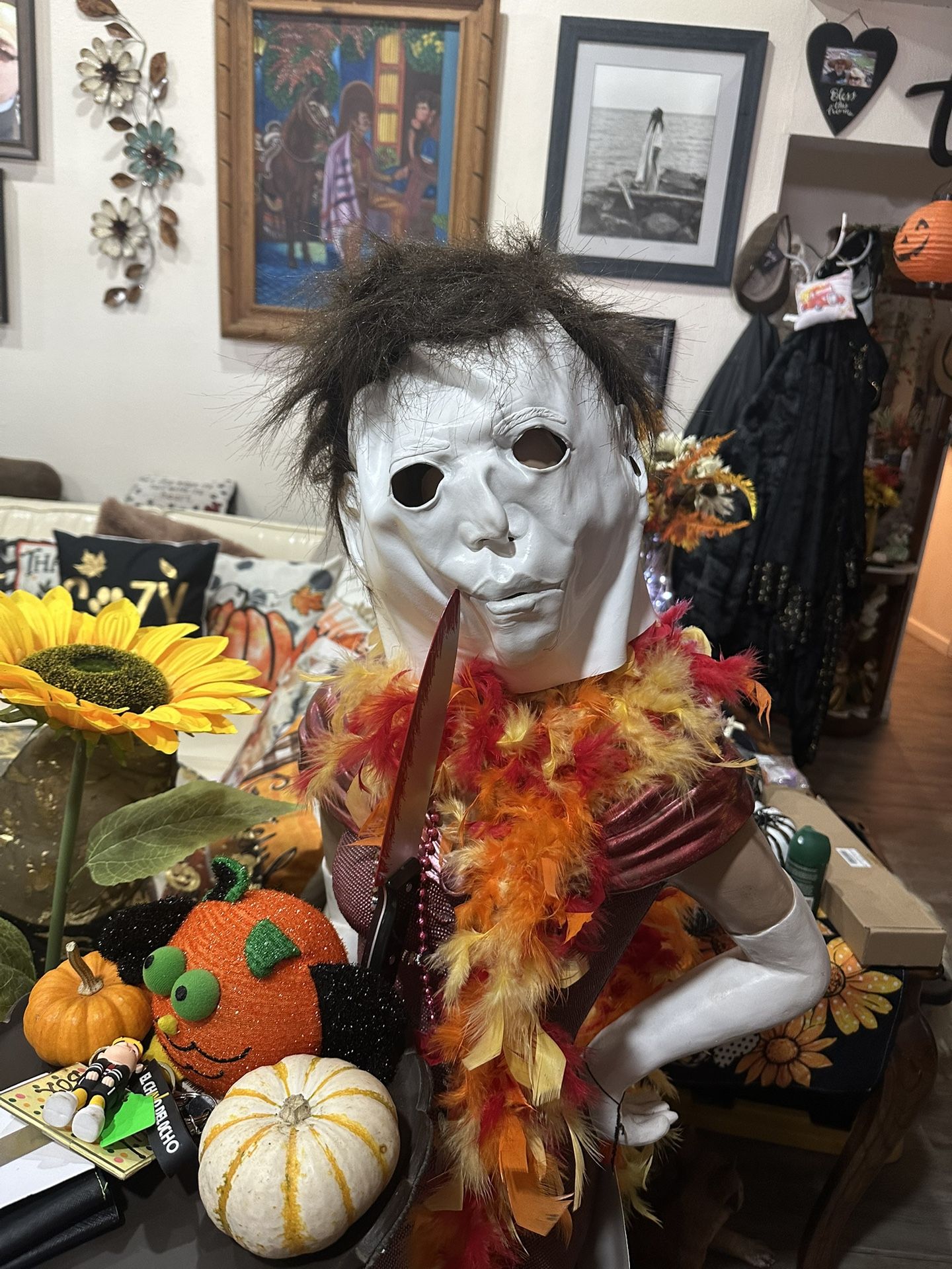 Michael Myers mask and knife