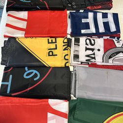 10 College Flags