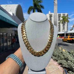 10K 20MM 560 GRAM HEAVY CUBAN LINK CHAIN 22 INCHES