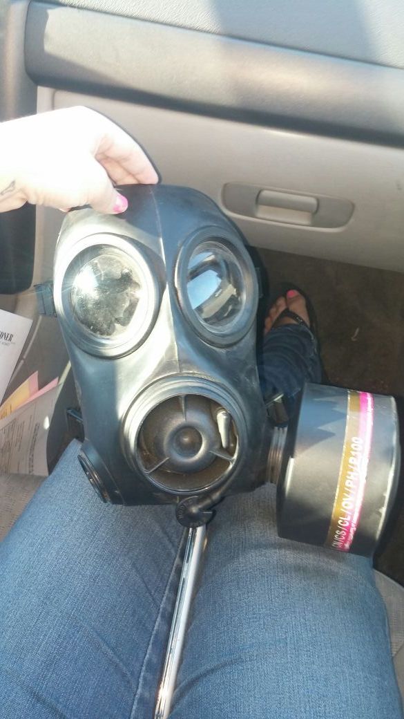 Avon FM12 gas mask