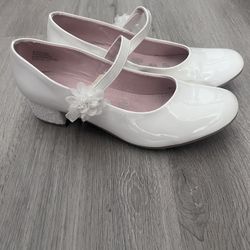 Girl Shoes Size 6