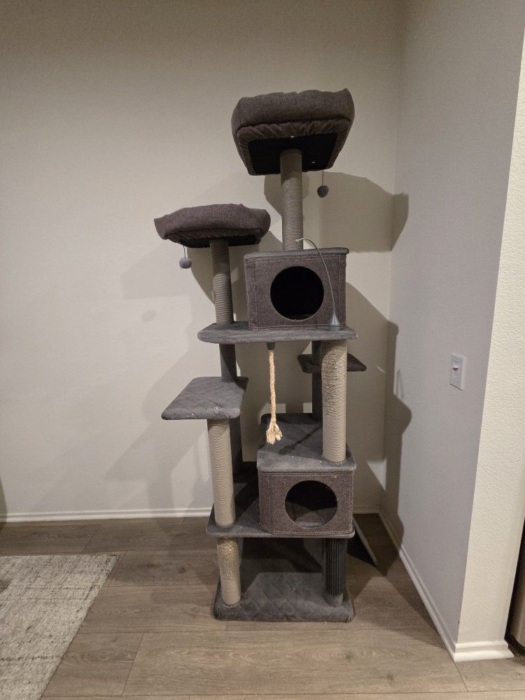 Catry Quitted Cat Tower