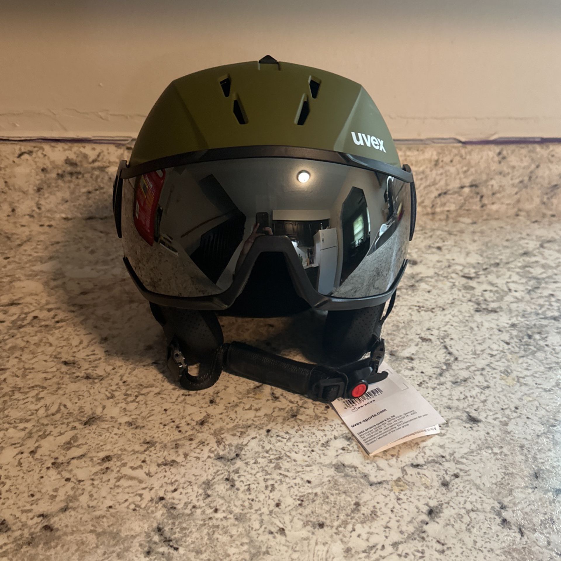 Uvex Instinct Visor - Adjustable ski & Snowboard Helmet