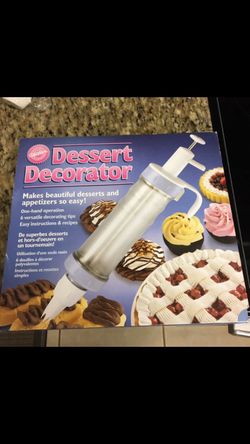 Dessert decorator