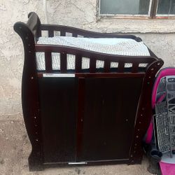 Cherrywood Crib With Connecting Changing Table 