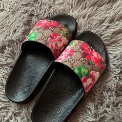 Gucci Slides Women The Summer Coming Up Better Get You Some Slides It’s A Good Price To 