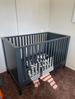 Baby crib