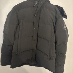 Canada Goose Jacket (BLACK LOGO)