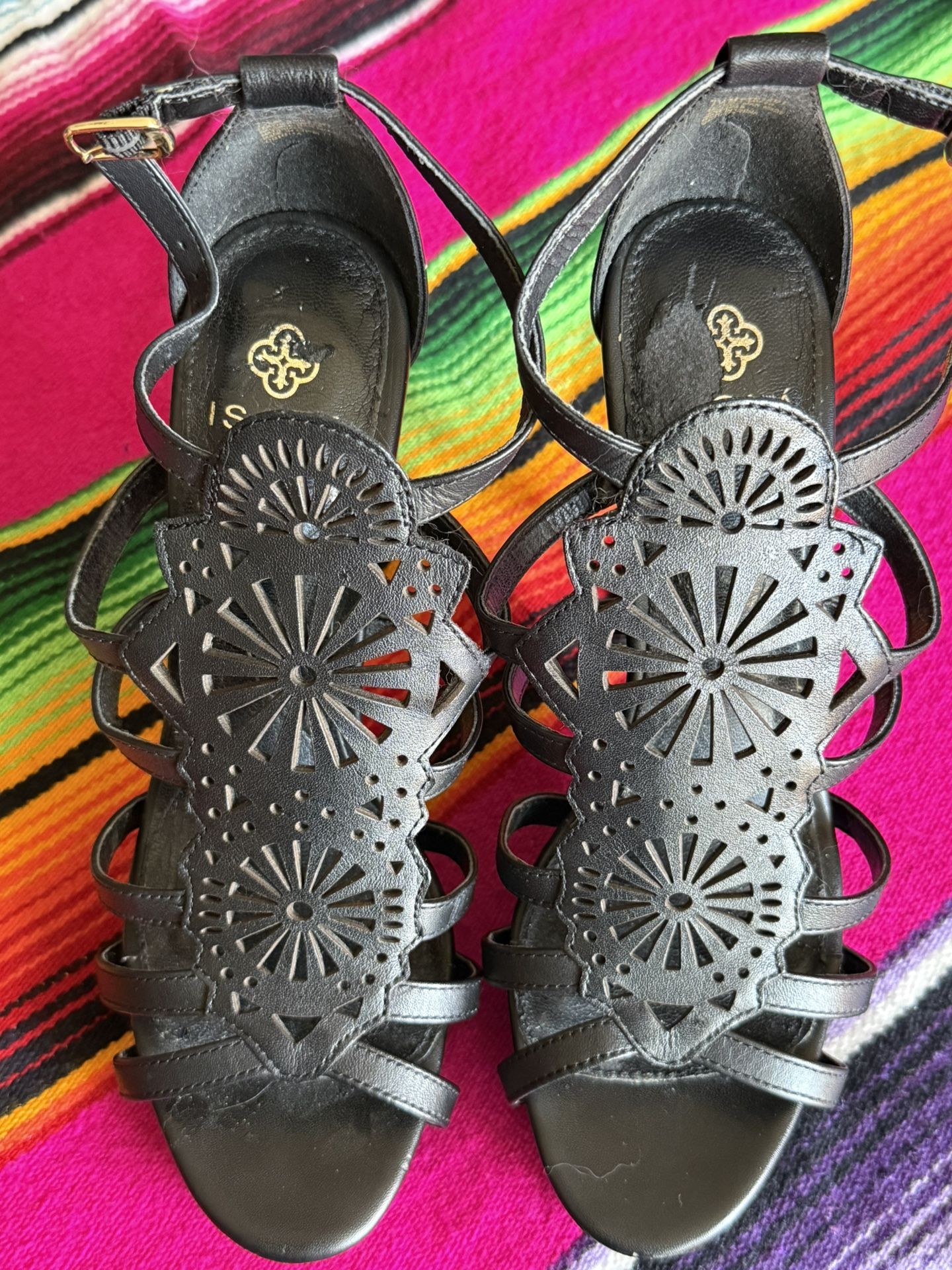 Isola - Women's Leather Heel.