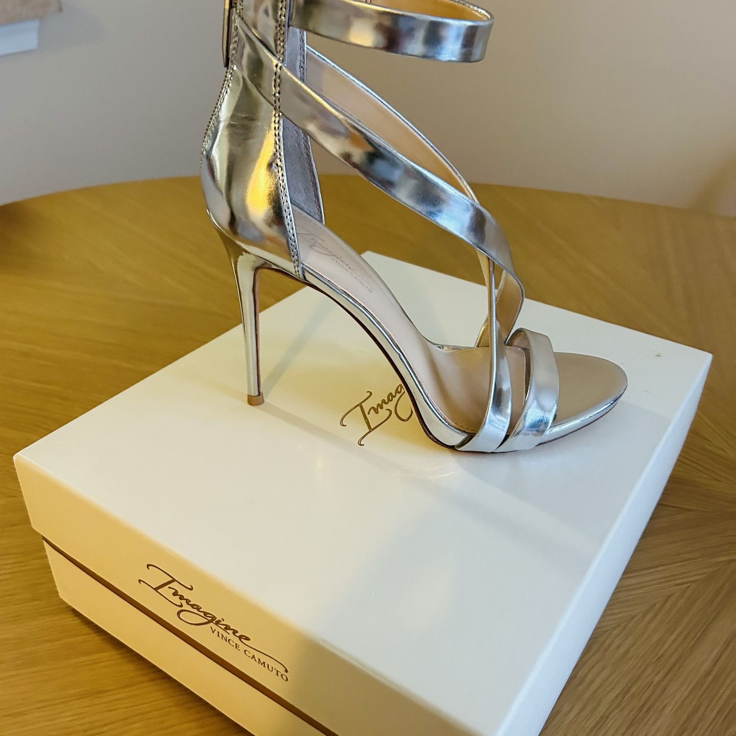 Imagine by VINCE CAMUTO heels, Size 7.5, They look