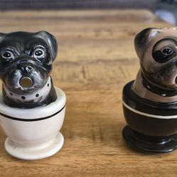 Magnetic Pugs Kissing Salt & Pepper Shakers In Tea Cups