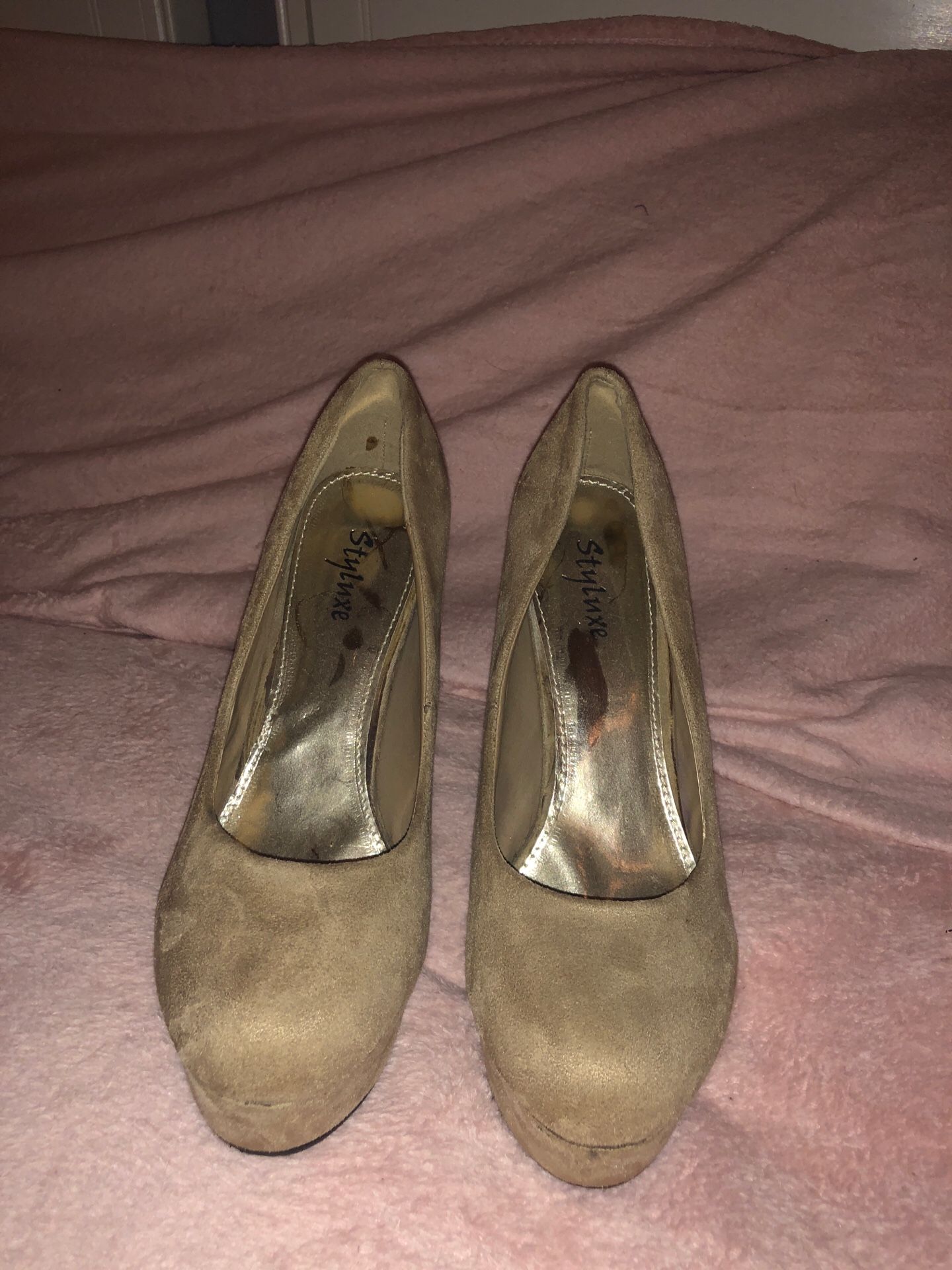 Women’s size 10 heels