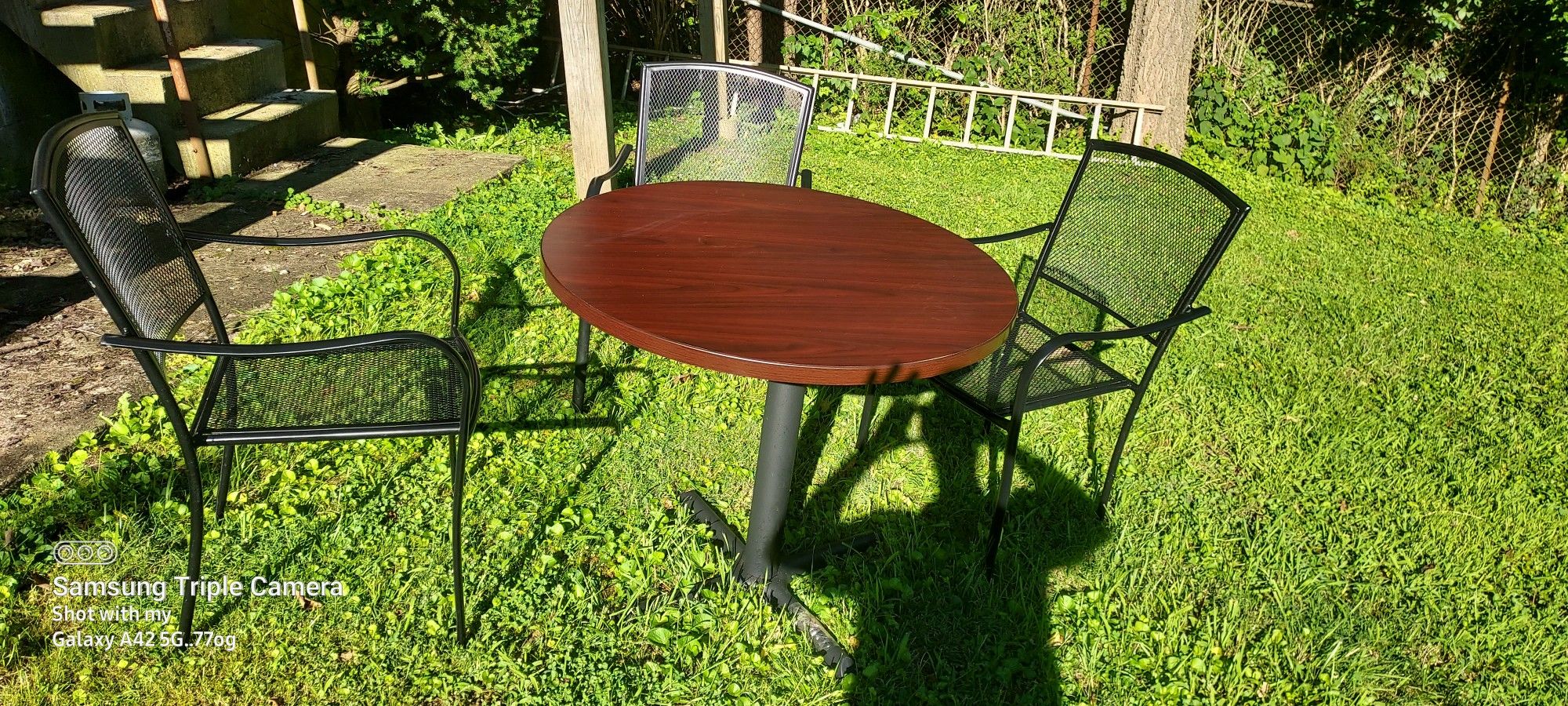 Cafe Table And Chairs