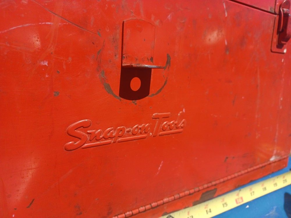 Snap On Portable Tool Box, 2 Drawers And Pull Out Tray.
