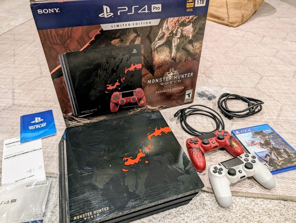 PS4 Pro Monster Hunter World Rathalos Limited Edition 1TB