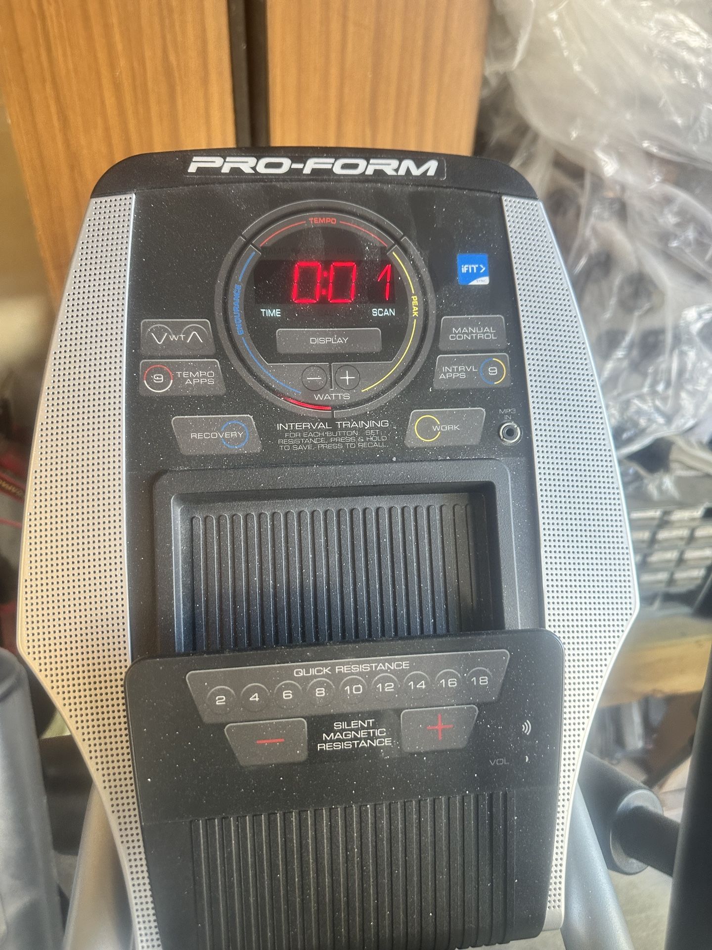 ProForm Smart Strider 495 CSE Elliptical – Excellent Condition – Works Like New No