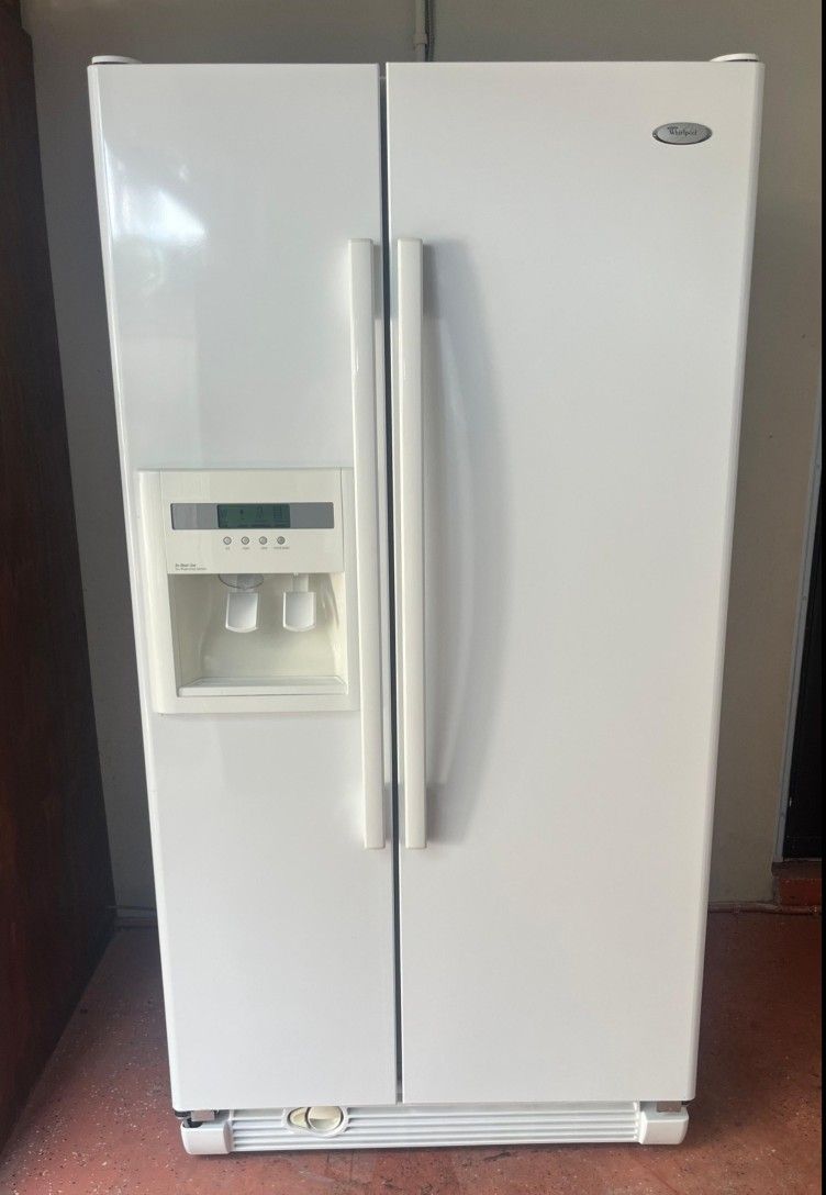 ✨️🔆Whirlpool🔆✨️White S-by-S Fridge in Great Condition 