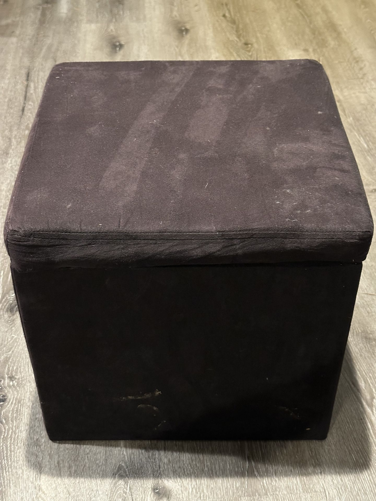 Box With Storage Room