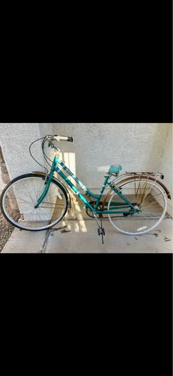 Schwinn Bike w Baskets - needs work