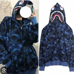 BAPE SIZE SMALL LIKE NEW 