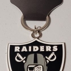 RAIDERS LEGENDARY SHIELD HIGH QUALITY POPULAR DESIGN LARGE KEYCHAIN