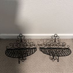 2 Decorative wall shelves