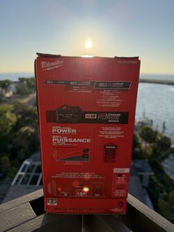 M18 18-Volt Lithium-Ion REDLITHIUM FORGE Starter Kit with 12. 0Ah Battery and Charger