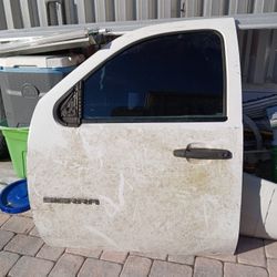 Gmc Drivers Door 12/2010  Date of Manu