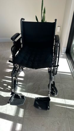 Like new wheelchair 20”