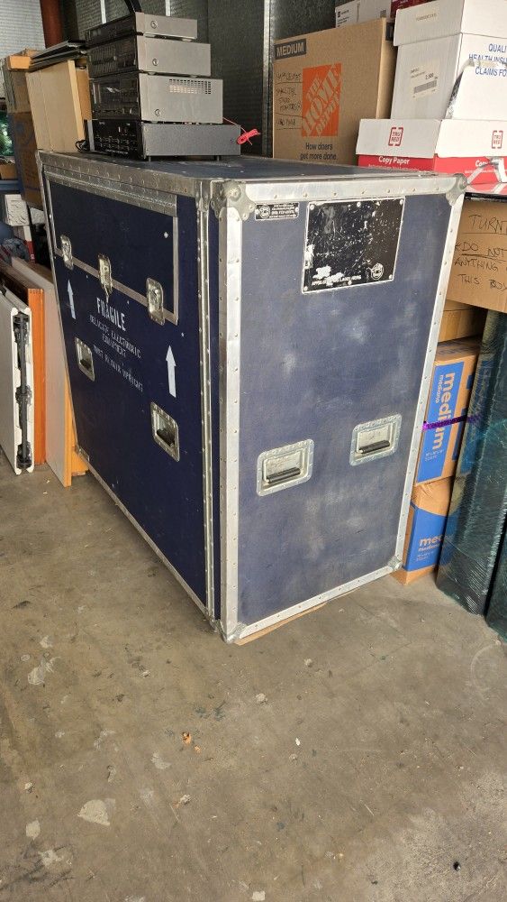 Anvil Road Case w/built-in Ramp