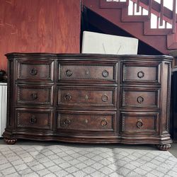 Real Big Wood Dresser 