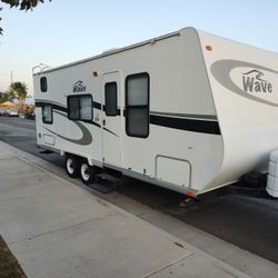 2008 Thor Wave 25ft 