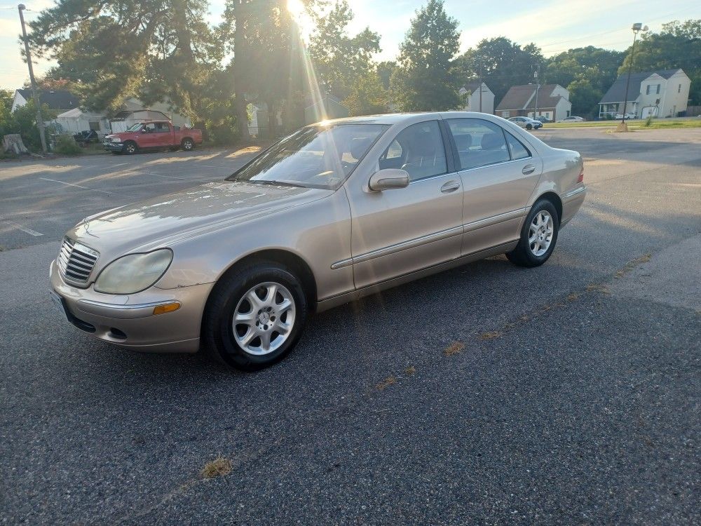 Mercedes S430 gold  Full Size 4door Seden