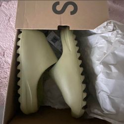 Yeezy Slides