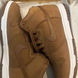W Nike Dunk High PRM MF