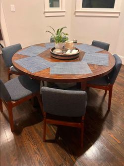 RH Salvaged Beam Wood Round Dining Table