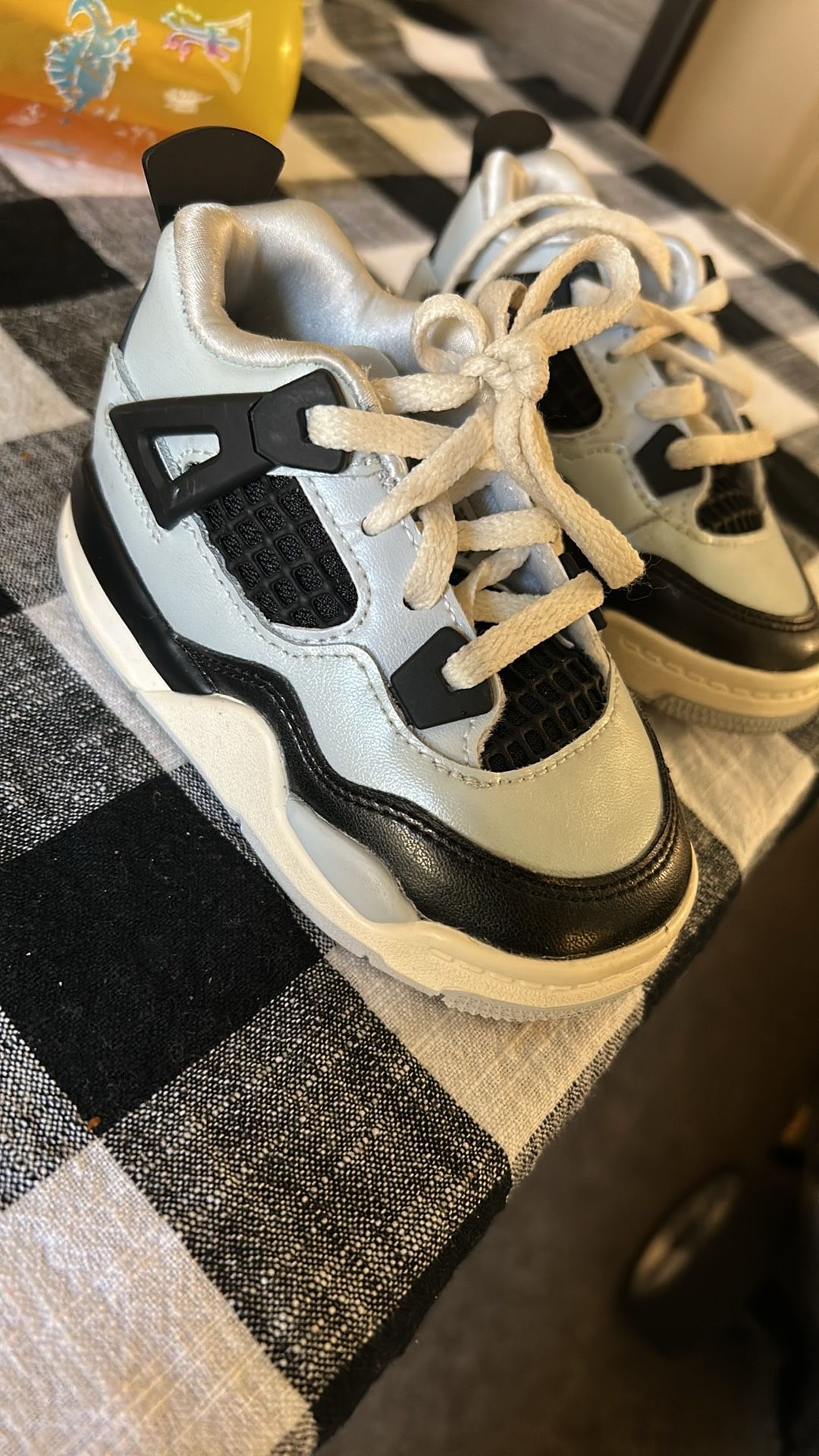 Jordan 4s