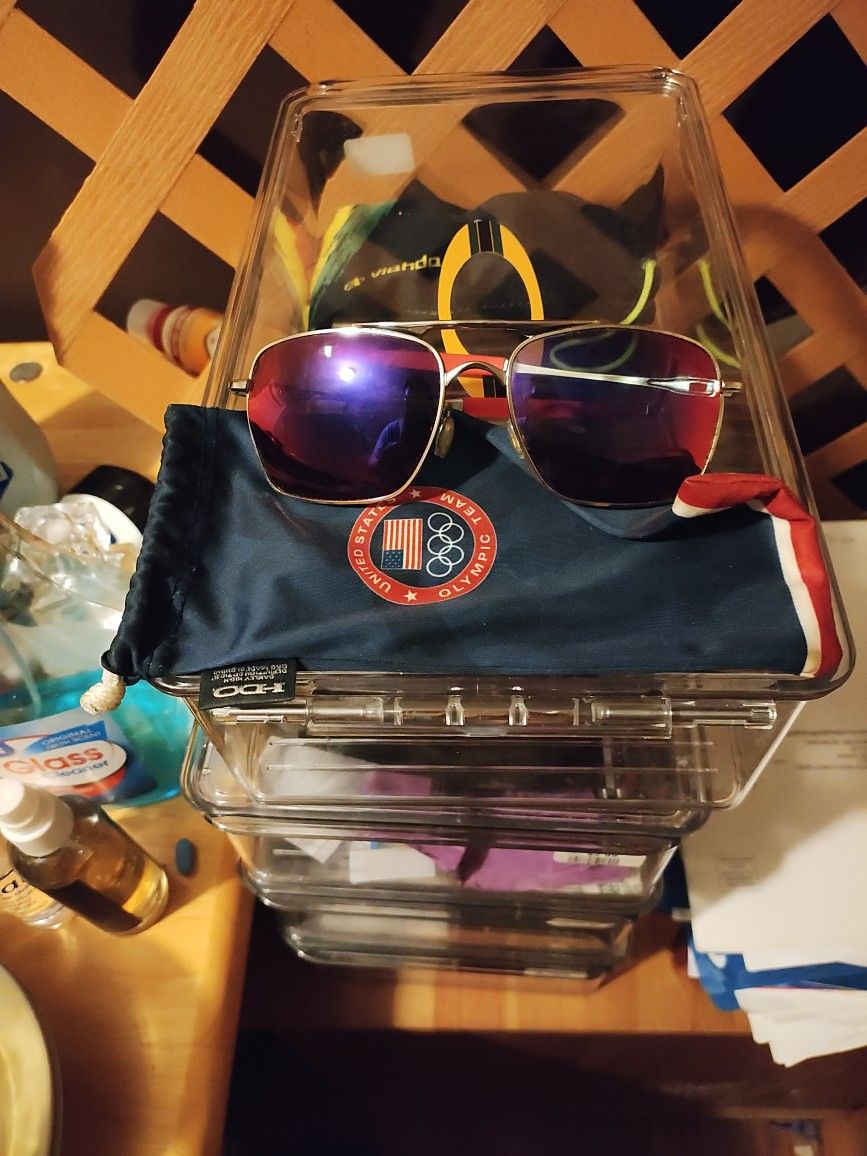 Oakley Aviators